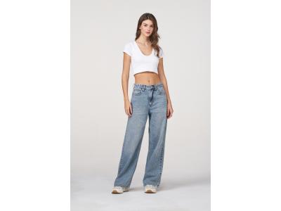 casual loose-fit denim jeans